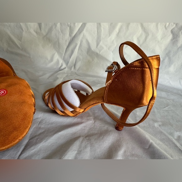 Ballroom dance shoes - Picture 2 of 5